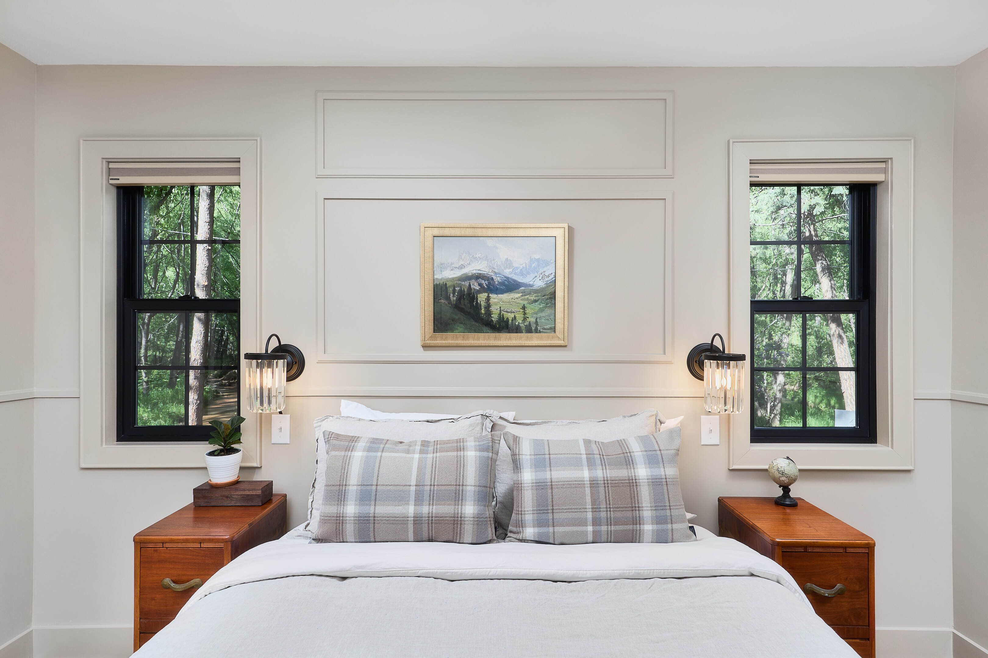 2 bedrooms, desk, travel crib, free WiFi