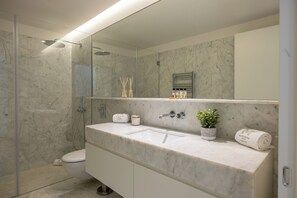 Hair dryer, towels, soap, shampoo - Marinha Prime (Cascais)