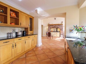 Cottage | Bếp riêng | Dụng cụ nấu nướng/bát dĩa/dao nĩa 