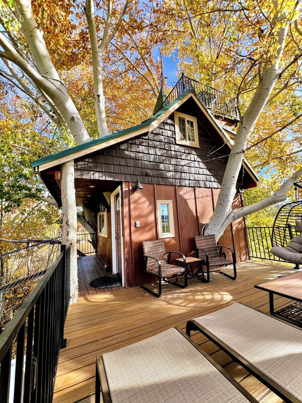 Terrace/patio - Fantasy Treehouse and Resort
(Nephi)