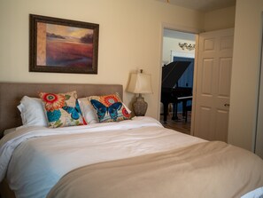 3 chambres, fer et planche à repasser, Wi-Fi gratuit, draps fournis