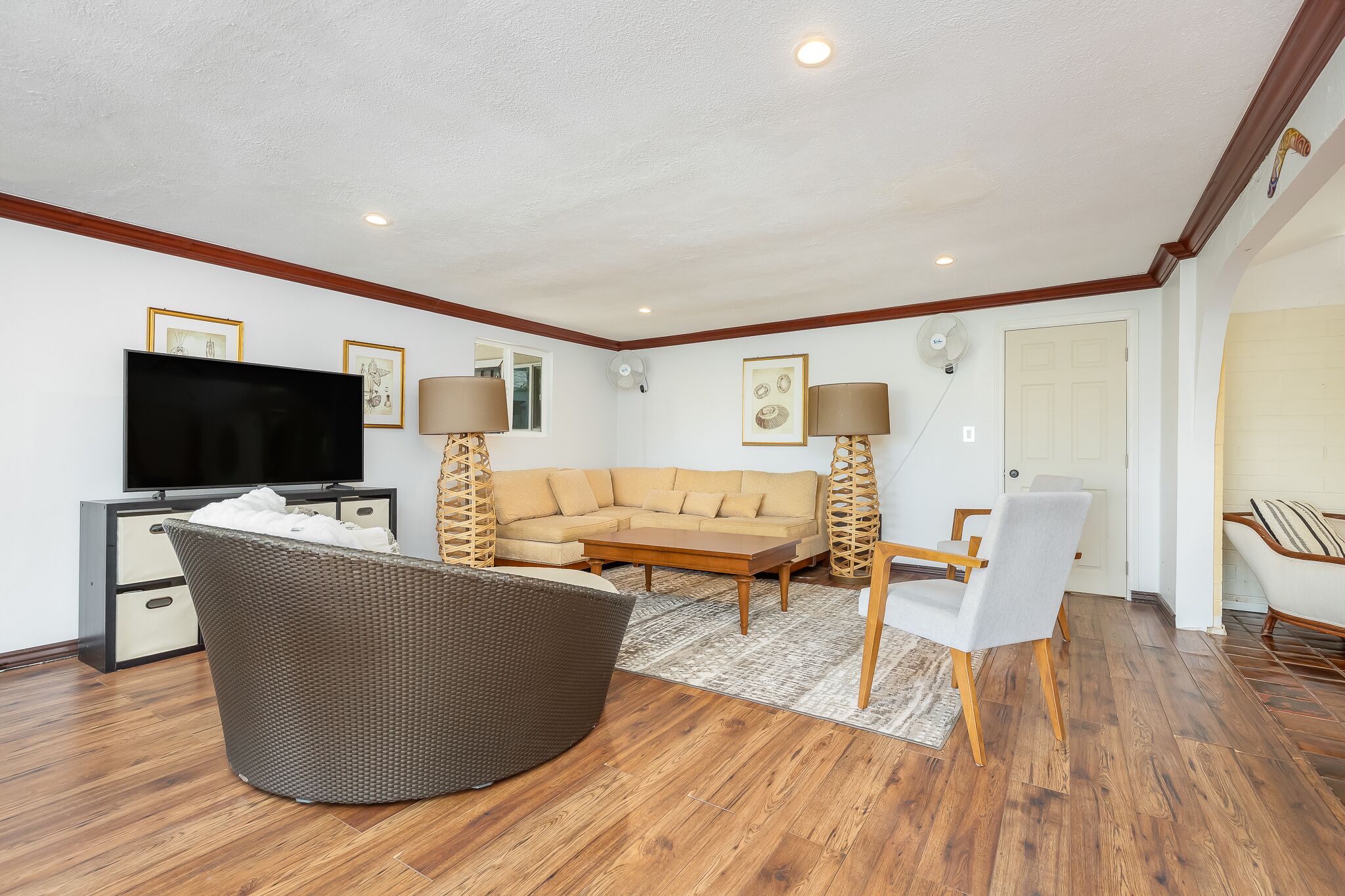 Smart TV, offices, computer monitors, printers