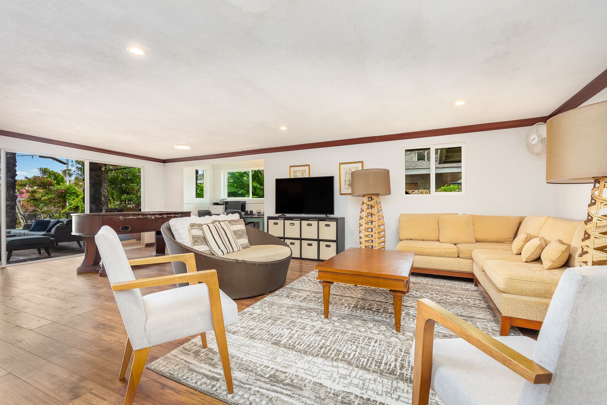 Smart TV, offices, computer monitors, printers