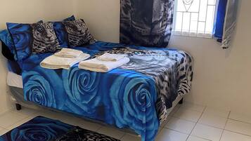 4 dormitorios, tabla de planchar con plancha, wifi gratis y ropa de cama