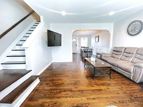 ★ 5min To Kellogg Park ★ Plymouth ★Parking ★W/D★76