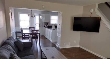 ★★★ 5min To Kellogg Park ★ Plymouth ★ Parking ★W/D