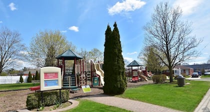 ★★★ 5min To Kellogg Park ★ Plymouth ★ Parking ★W/D