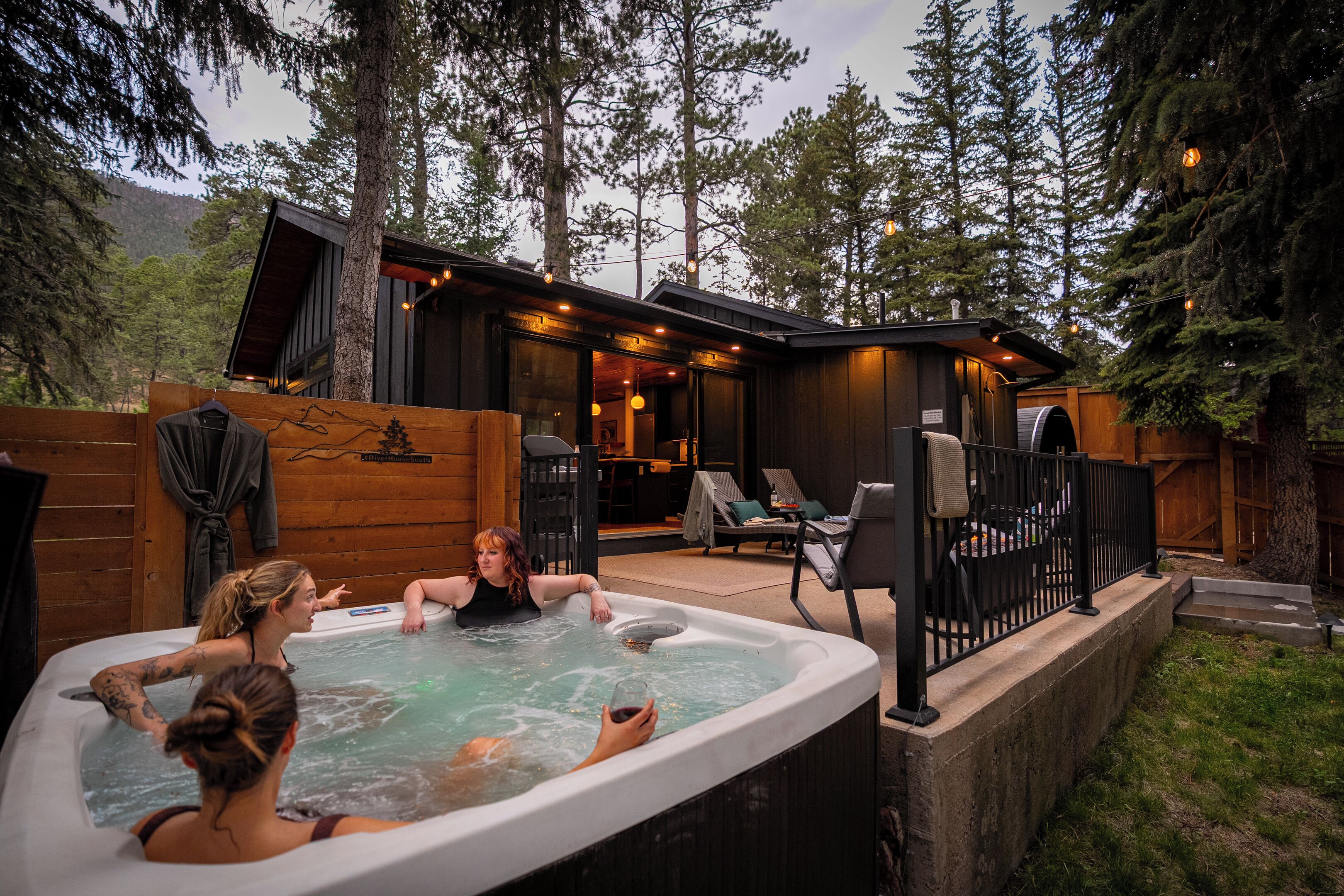 Outdoor spa tub
