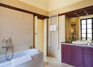 Set di cortesia gratuito, asciugacapelli, bidet, asciugamani