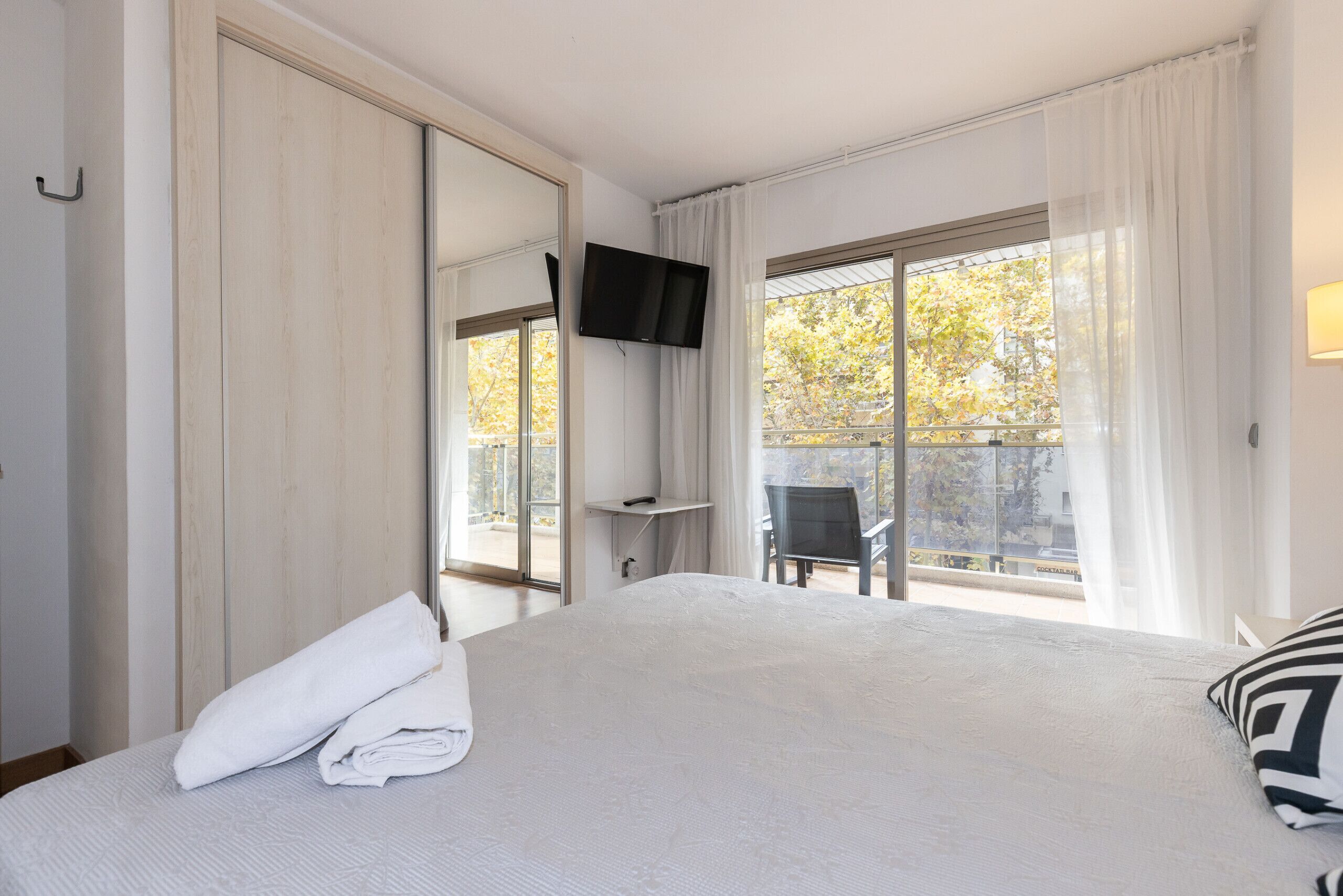 1 slaapkamer, een strijkplank/strijkijzer, gratis wifi, beddengoed