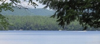 Cozy camp directly on the lake with stunning views!