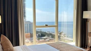 Executive Suite | 2 bedrooms, in-room safe, desk, soundproofing