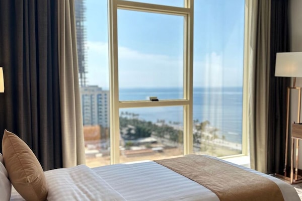 Executive Suite | 2 bedrooms, in-room safe, desk, soundproofing