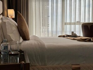 In-room safe, desk, soundproofing, iron/ironing board - Seafront Luxury Suites Jeddah Corniche (Jeddah)