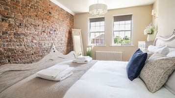 8 bedrooms, individually decorated, individually furnished, free WiFi