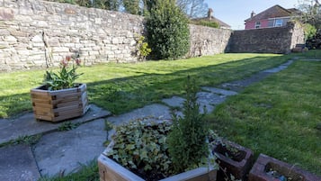 Cottage | Property grounds
