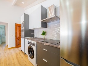 Frigorifero, microonde, forno, lavastoviglie