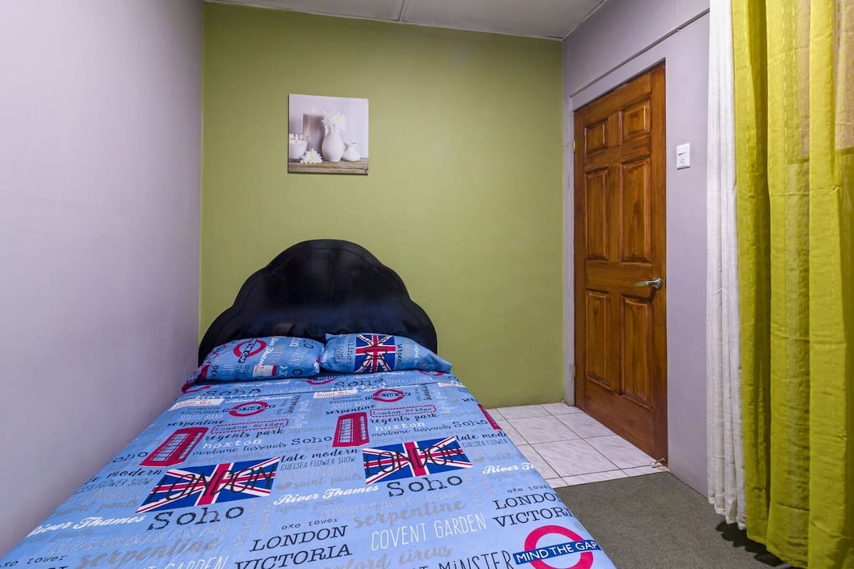 Habitación pequeña #7 -Baño compartido-CAMA NIDO | WiFi (無料)