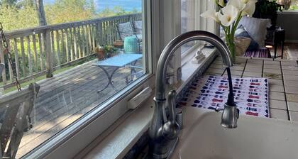 Ocean View Beach House- lush acre with gardens and a trail to beach!