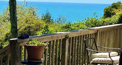 Ocean View Beach House- lush acre with gardens and a trail to beach!