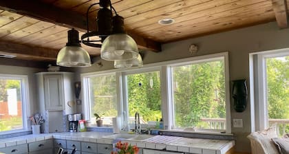 Ocean View Beach House- lush acre with gardens and a trail to beach!