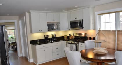 The Portside Manor - Queen Street Chestertown - Walking Distance to Downtown