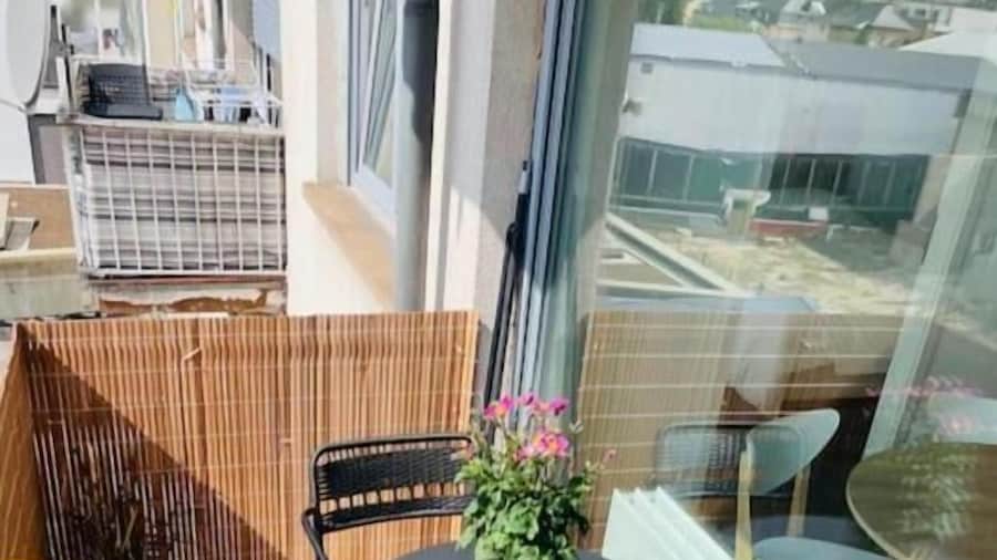 Large 1 bedroom with Terrace & Parking