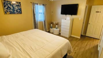 2 Schlafzimmer, Zimmersafe, Schreibtisch, Bügeleisen/Bügelbrett