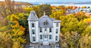 Exterior - Château De Valvak | Unique & Magical | Spa & BBQ | (Lévis)