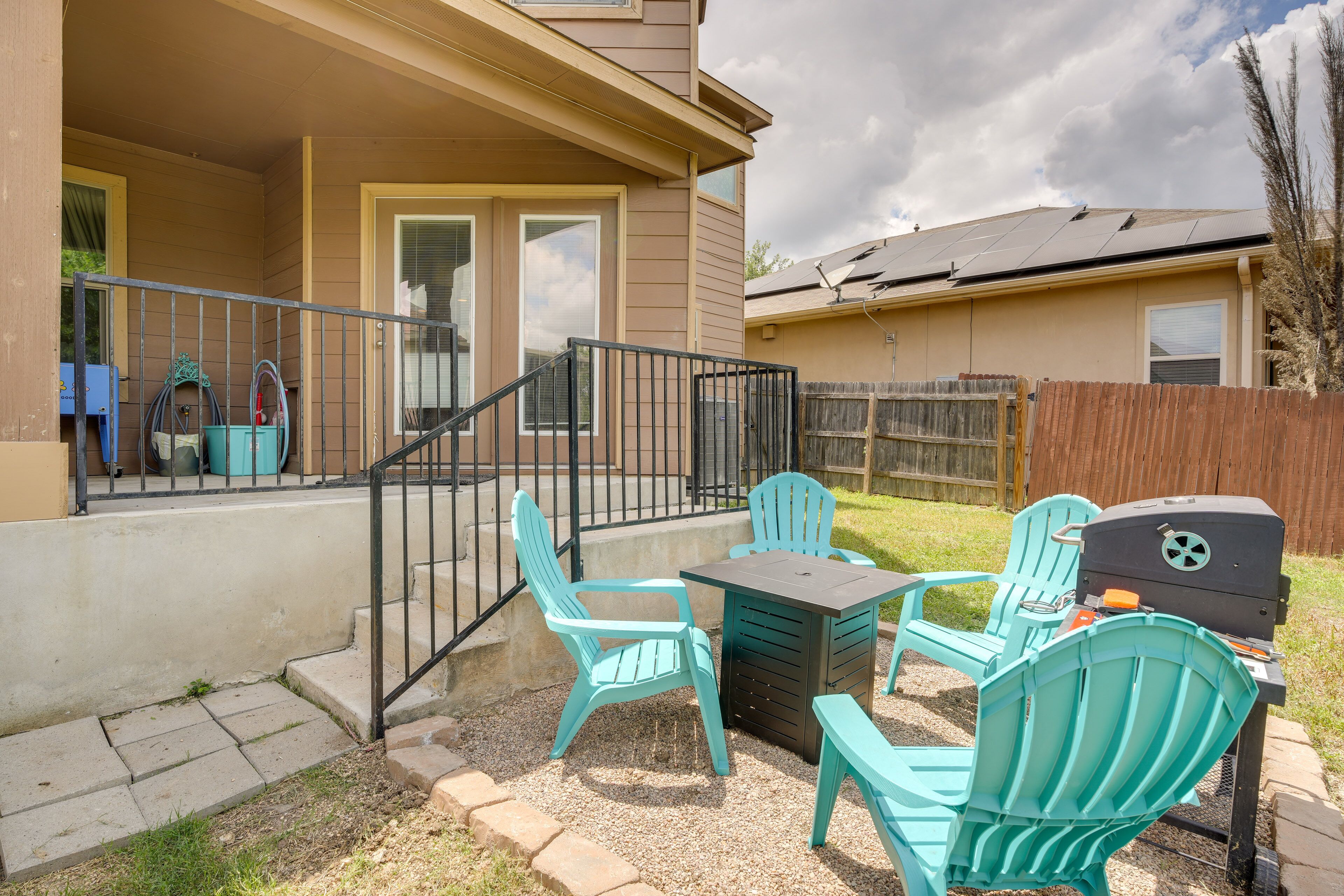 Lake Home w/ On-Site Fishing, 4 Mi to Seaworld!