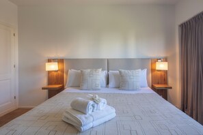 Chambre Double Classique | Espace de travail pour ordinateur portable, Wi-Fi gratuit, draps fournis