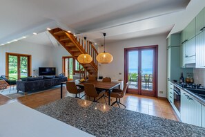 Interior - Fantastischer Blick Über den See (San Zeno di Montagna)