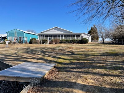 Blue Heron Retreat - bring the whole family. Relax and have fun at the lake.