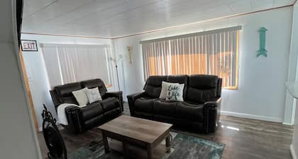 Cozy little house, great location, walking distance to stores and restaurants.