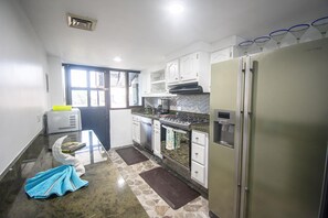 Fridge, microwave, oven, stovetop