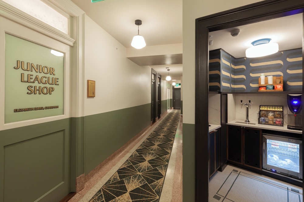 The Flat Iron Hotel by null