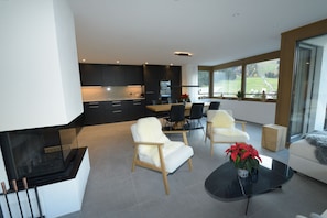 TV - Apartment with hotel spa and pool (Churwalden)