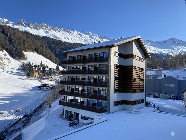 المنشأة من الخارج