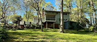 Private 1BR Mins to Downtown | Serene Backyard