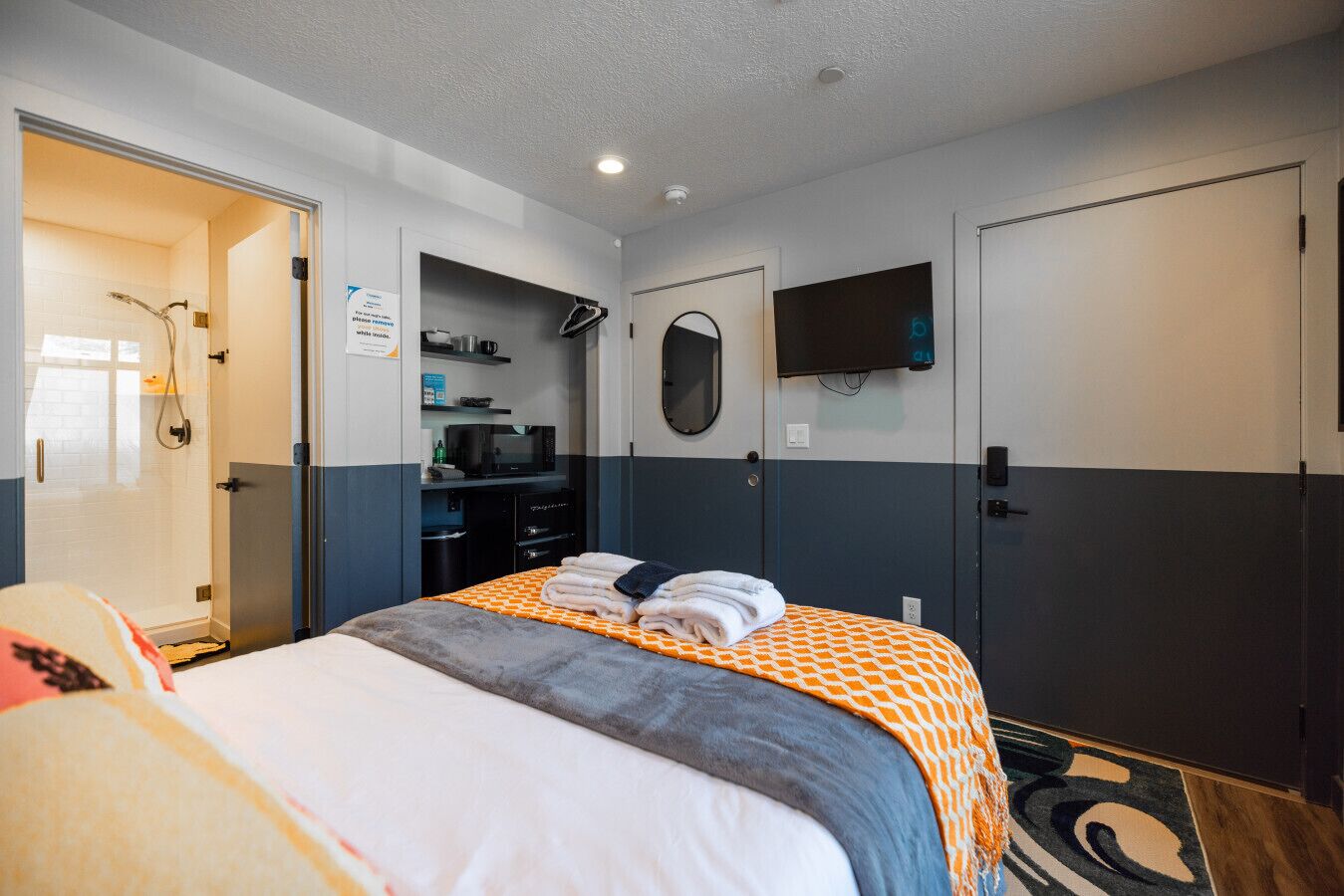 1 bedroom, desk, WiFi (free), bed sheets