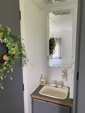 Towels, soap, shampoo, toilet paper