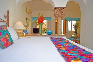 Junior Suite | Iron/ironing board, free WiFi, bed sheets - El Encanto Inn (San José del Cabo)