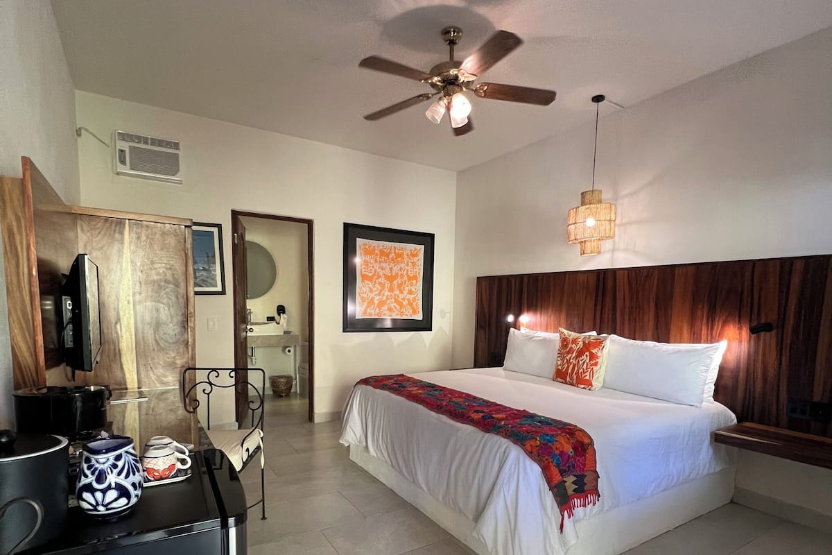 Standard Double Room | Iron/ironing board, free WiFi, bed sheets