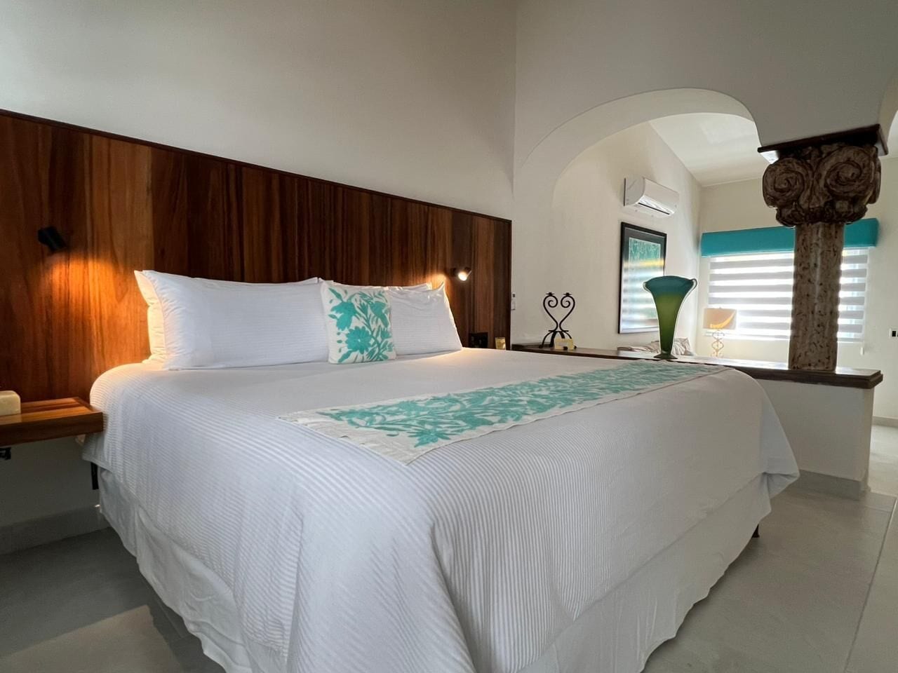 Suite junior | Tabla de planchar con plancha, wifi gratis, ropa de cama