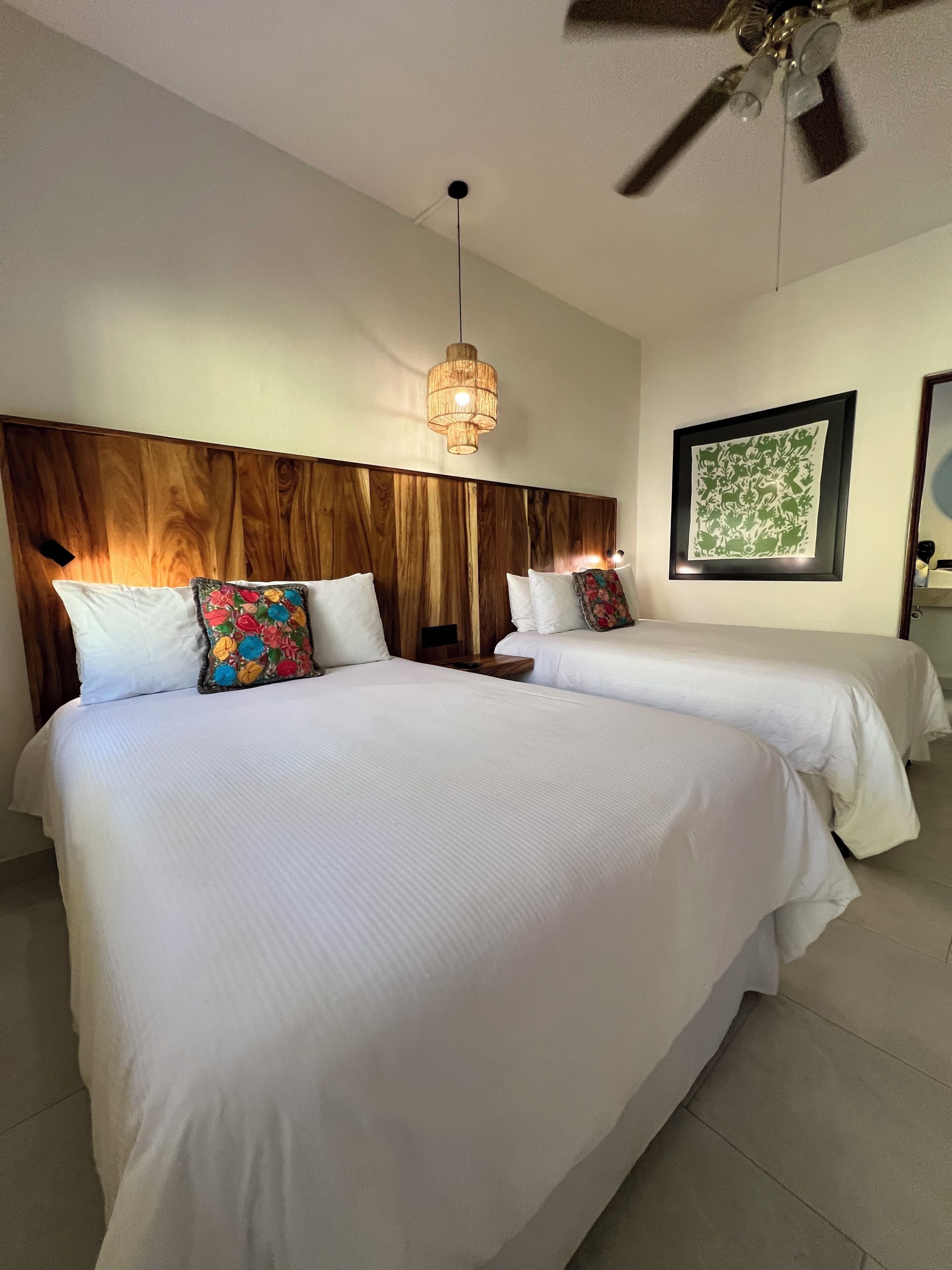 Kamar Double Standar | Setrika/meja setrika, Wi-Fi gratis, dan seprai linen