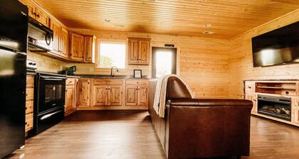 The Caribou Cabin - Hidden Acres Cabins
