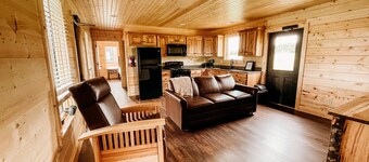 The Caribou Cabin - Hidden Acres Cabins