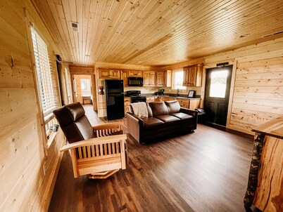 The Caribou Cabin - Hidden Acres Cabins