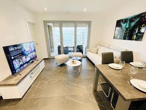 Luxury Flat with Parking & Large Terrace