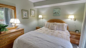 2 bedrooms, desk, iron/ironing board, free WiFi